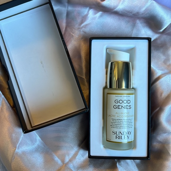 Sunday Riley Good Genes All-in-One Lactic Acid Treatment - Picture 2 of 6